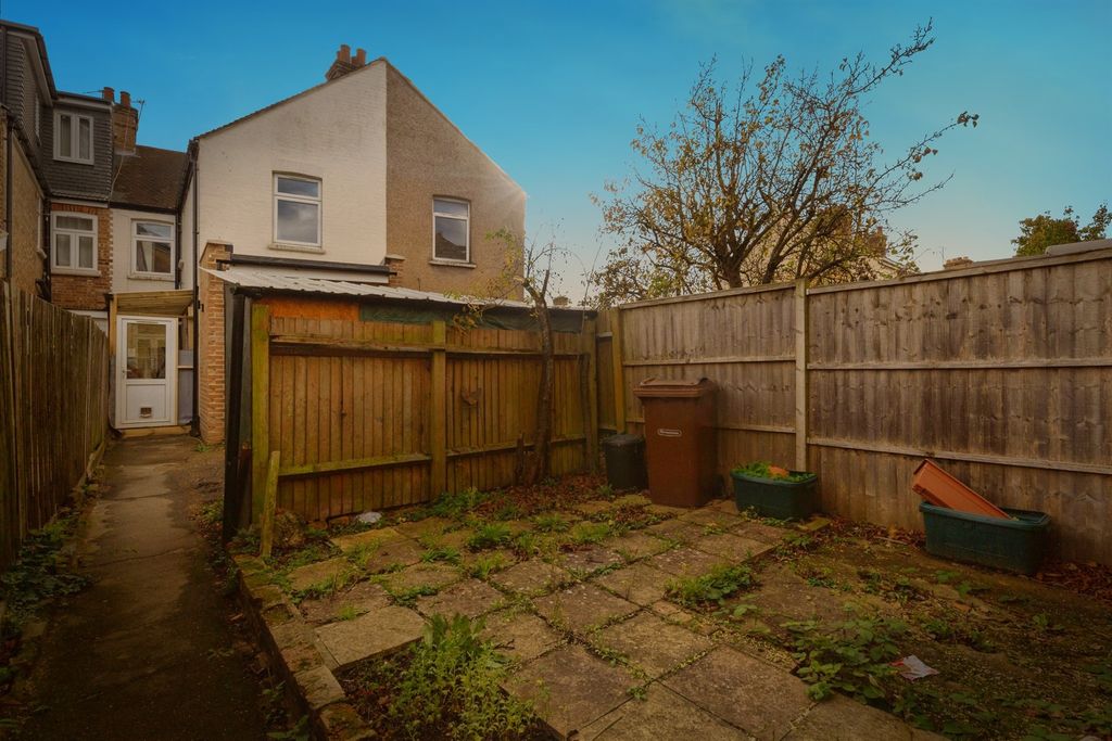 Property photo 2 of 9