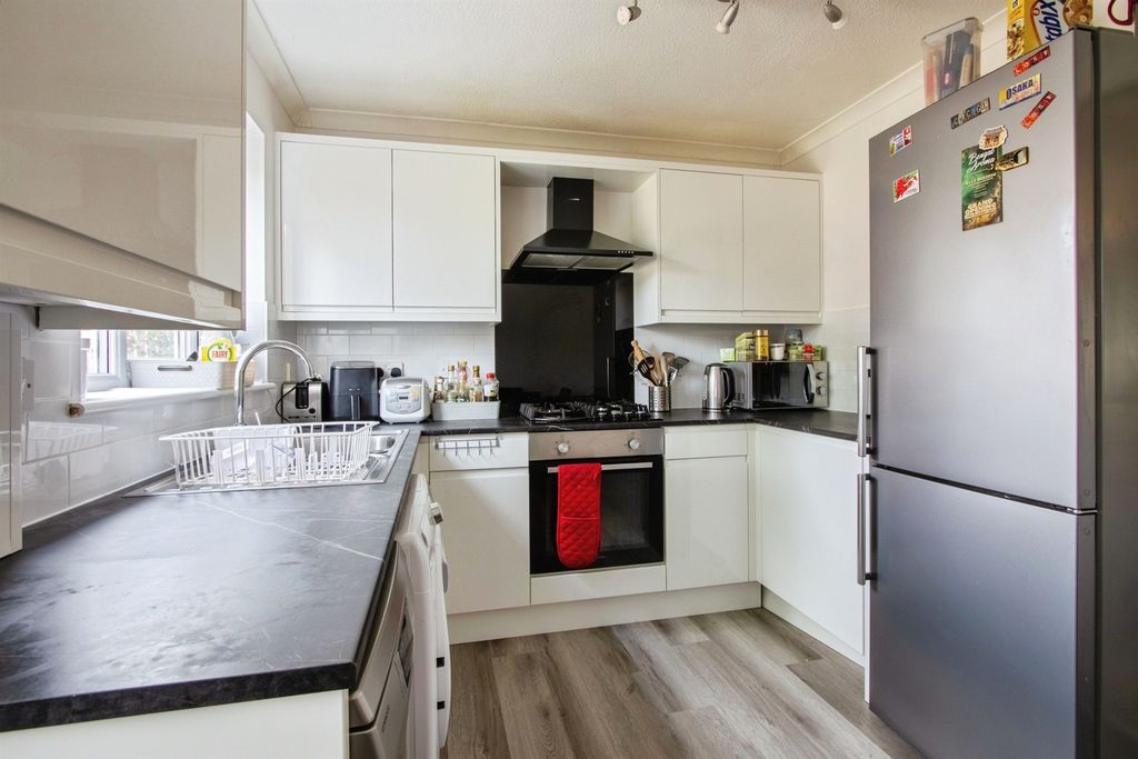 Property photo 2 of 13