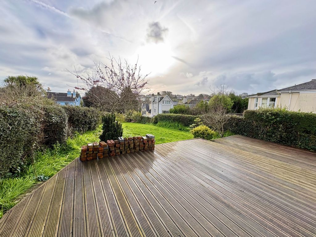 Property photo 2 of 23