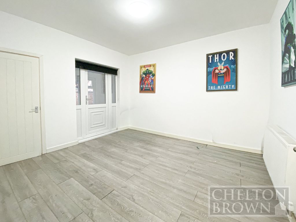 Property photo 2 of 31 Common Room