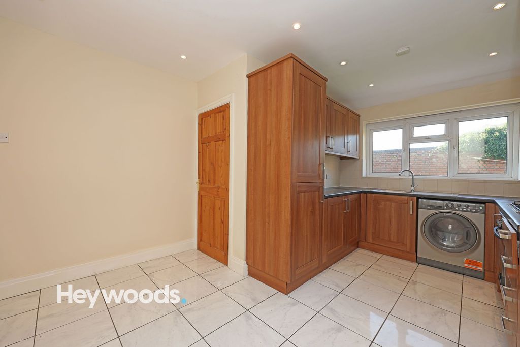 Property photo 2 of 35