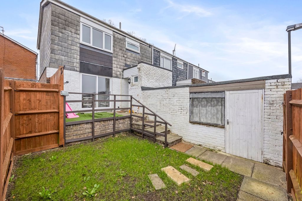 Property photo 3 of 18