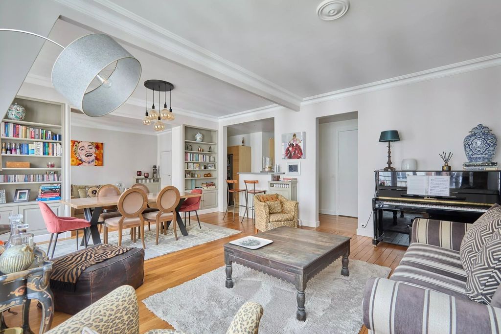 Property photo 1 of 18 Paris 16th Arrondissement - Sainte Perrine - Beautiful Family Apartment - Three Or Four Bedrooms On A High Floor - J.B. Say School District