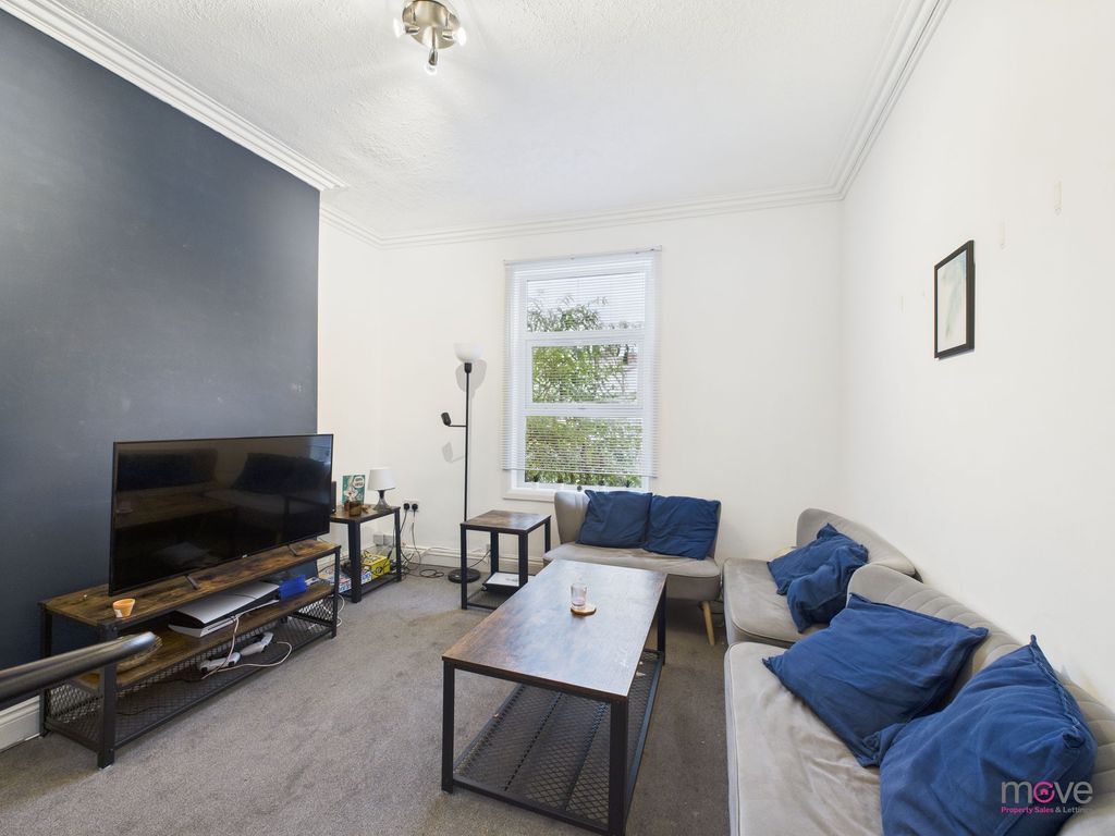 Property photo 3 of 6