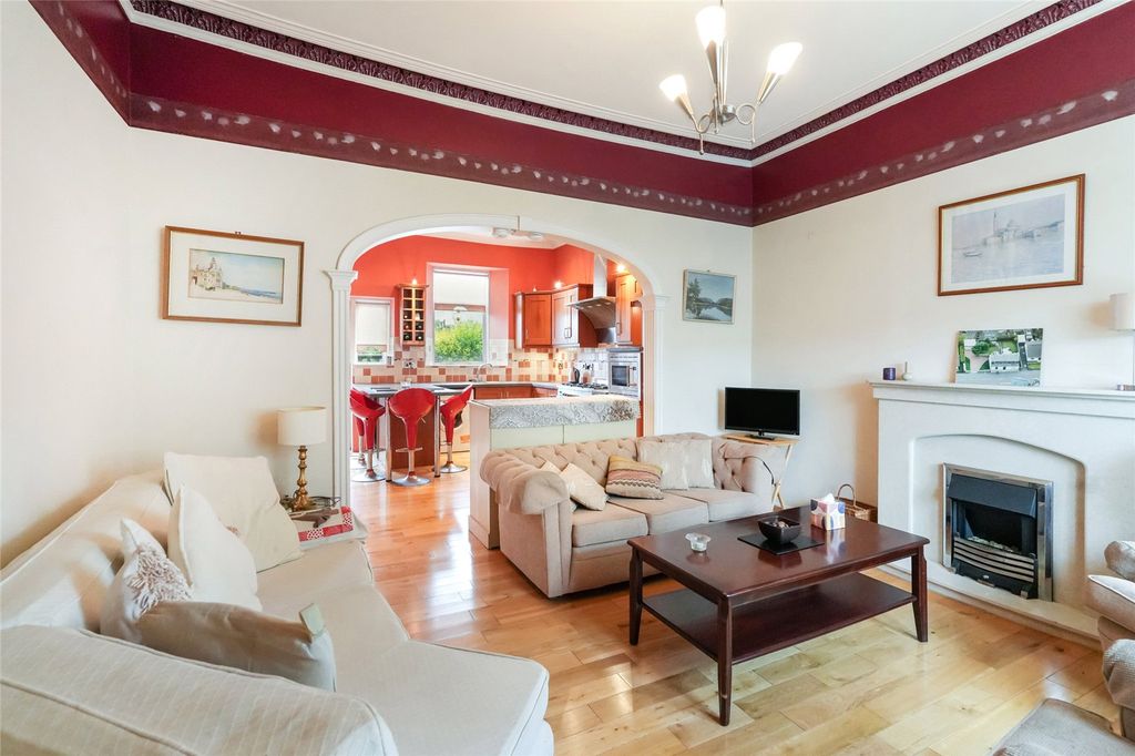 Property photo 3 of 18 Family Room