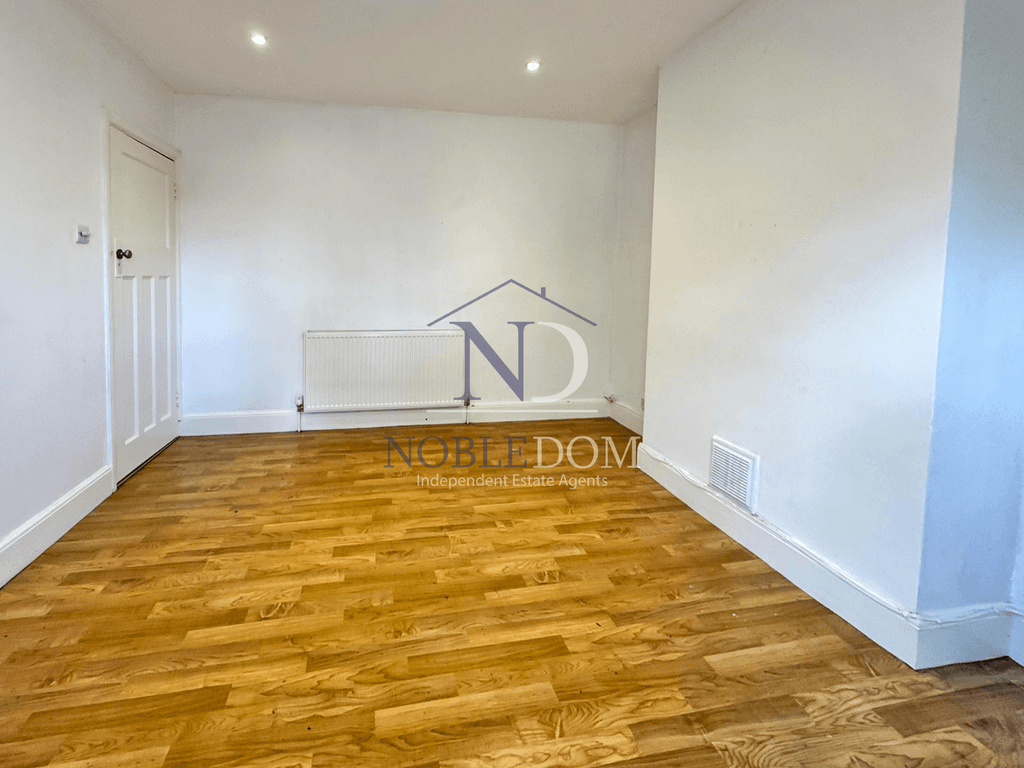 Property photo 3 of 10 Gallery