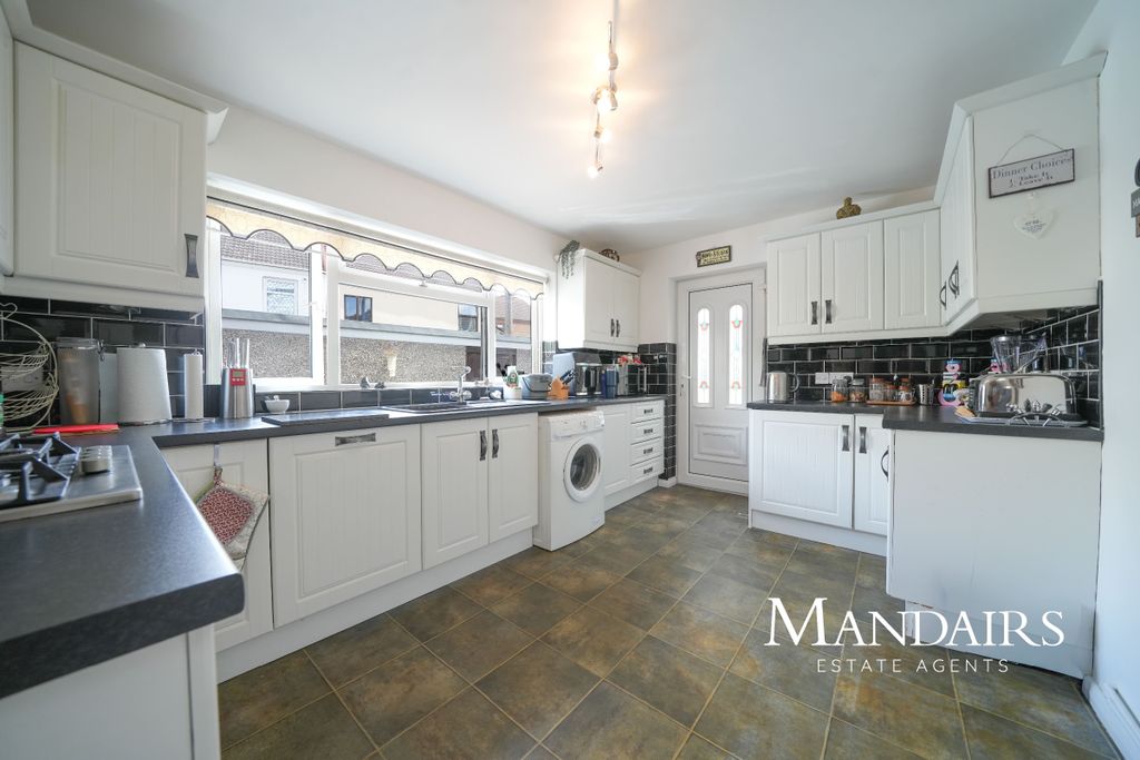 Property photo 1 of 31