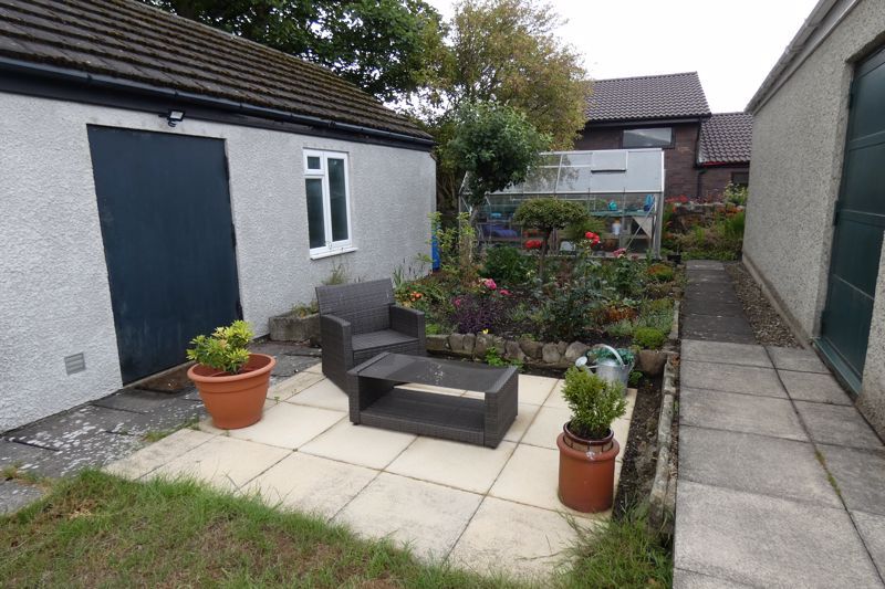 Property photo 2 of 17 Front Garden