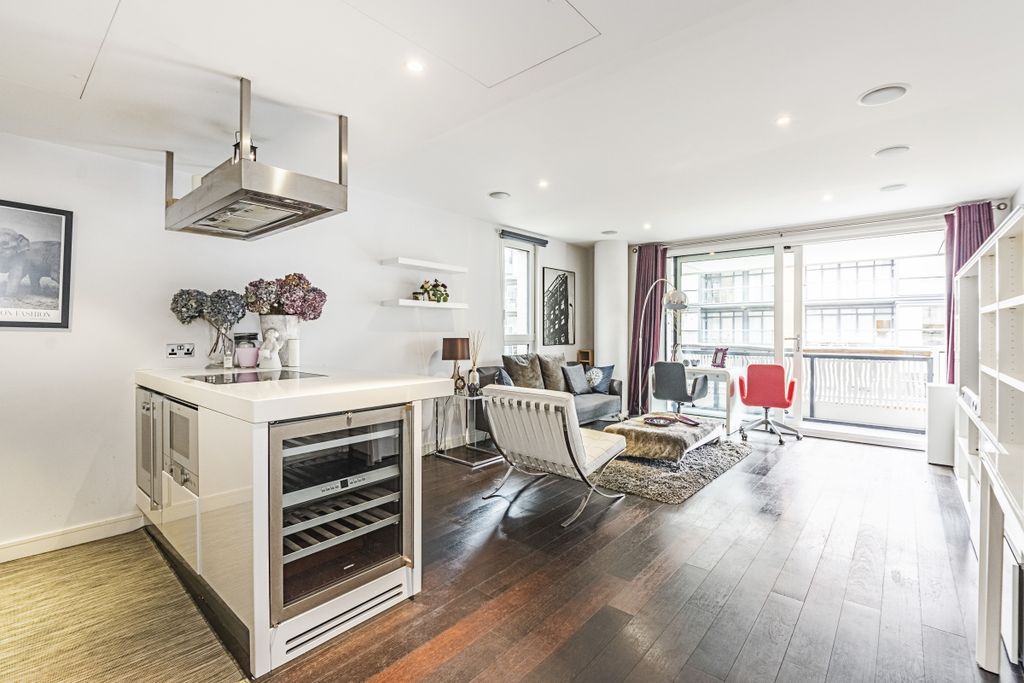 Property photo 3 of 14 Reception