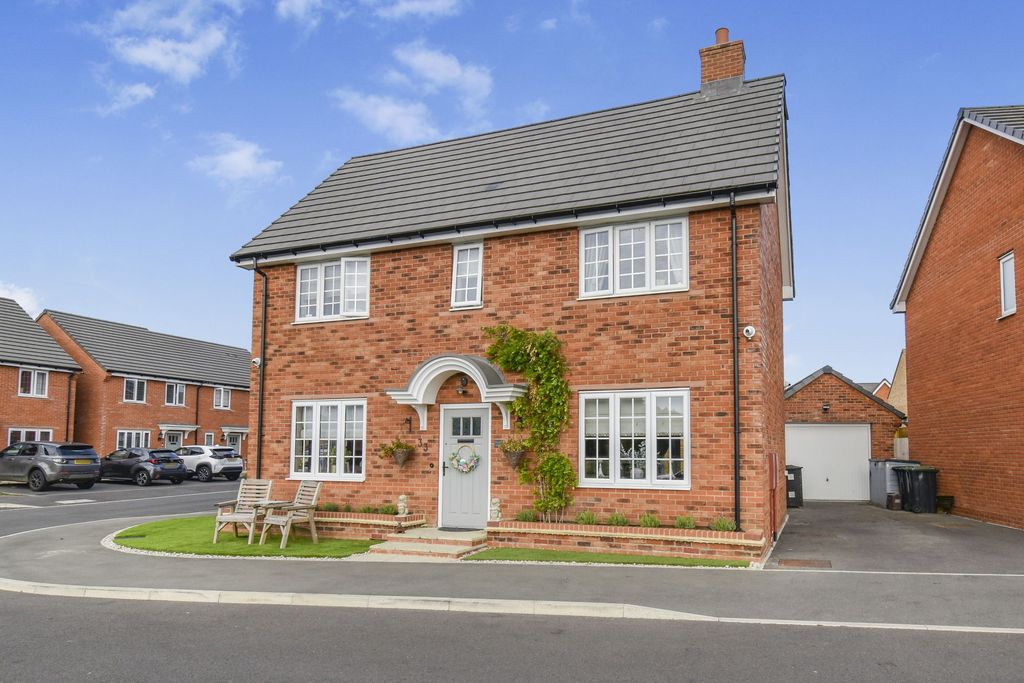 Property photo 1 of 31