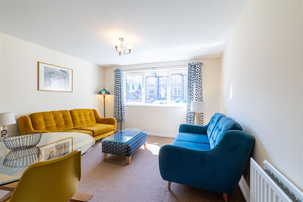 Property photo 2 of 16 31 Morris Court, Perth-18.Jpg