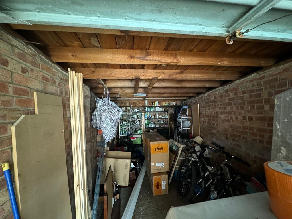 Property photo 3 of 4