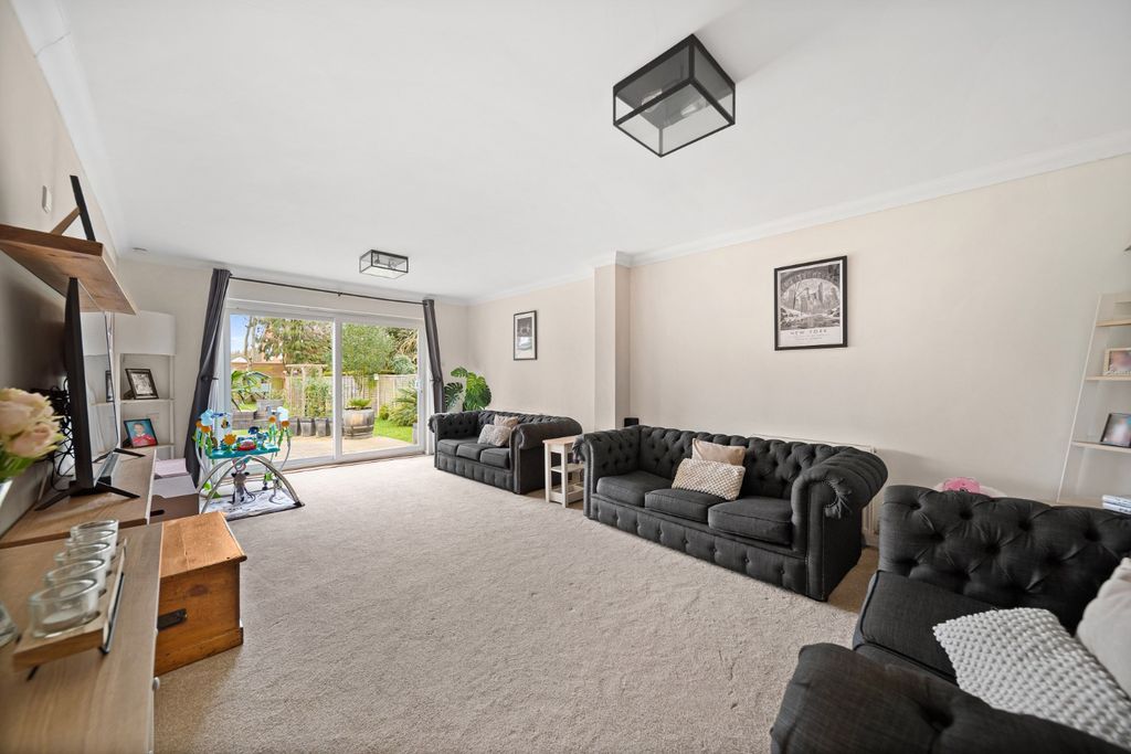 Property photo 3 of 33 4881303