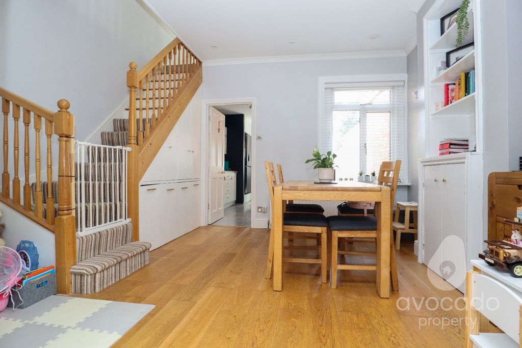 Property photo 3 of 16 4302566
