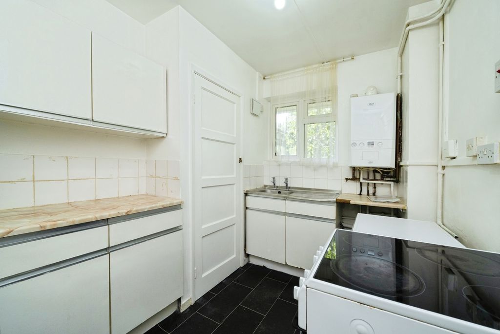 Property photo 3 of 13 Photo