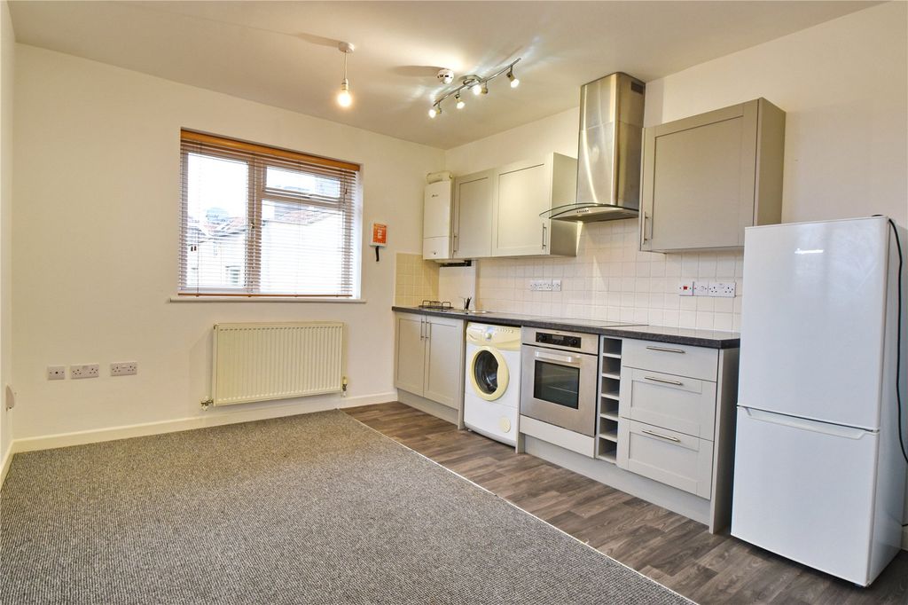 Property photo 2 of 5 Picture No. 11