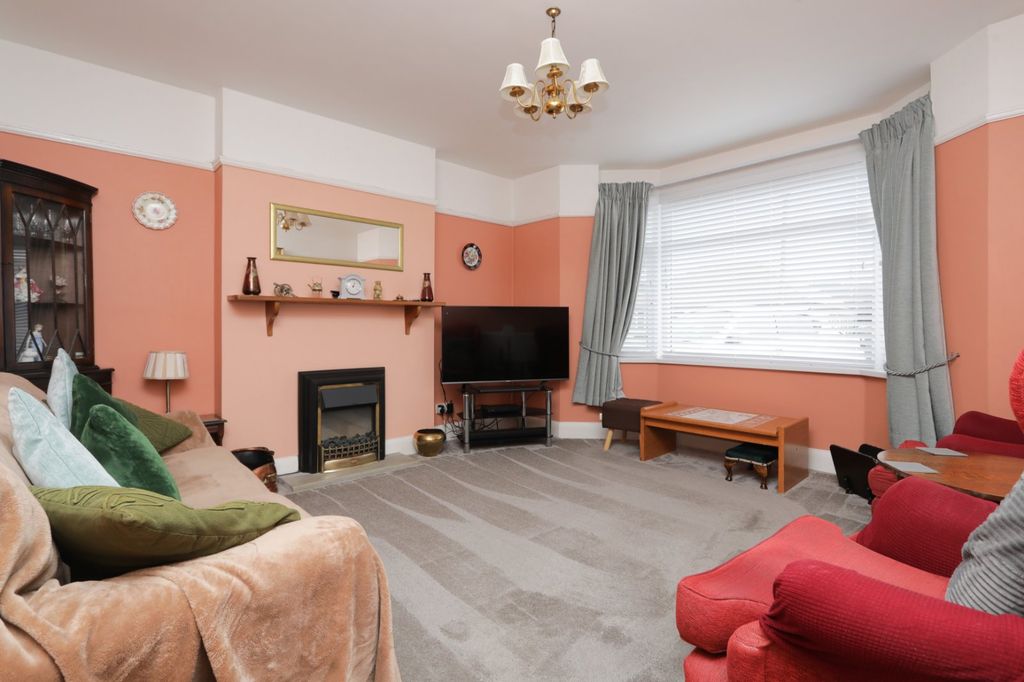 Property photo 3 of 15 Picture 3