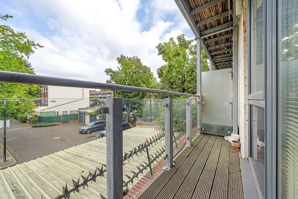 Property photo 2 of 11 Terrace.Jpg
