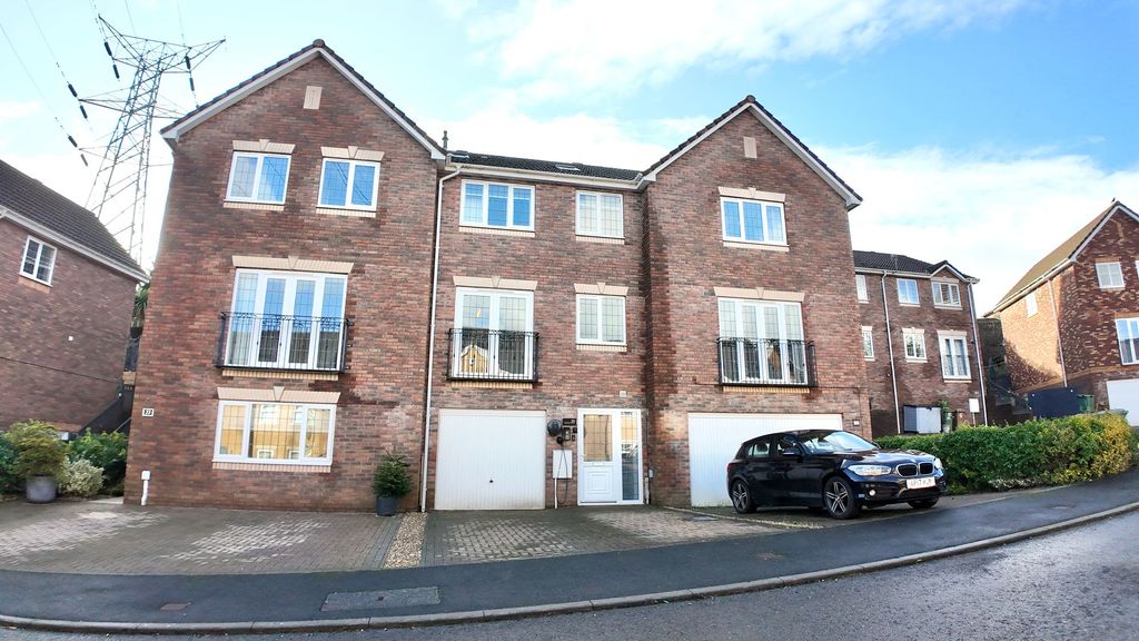 Property photo 1 of 39