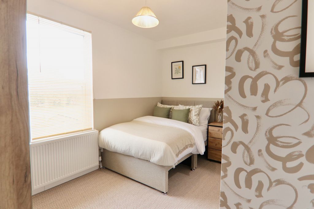 Property photo 2 of 51 Gallery