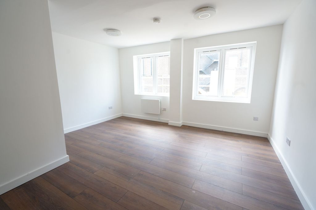 Property photo 3 of 4