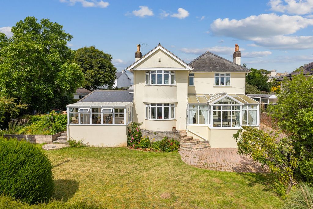 Property photo 1 of 36