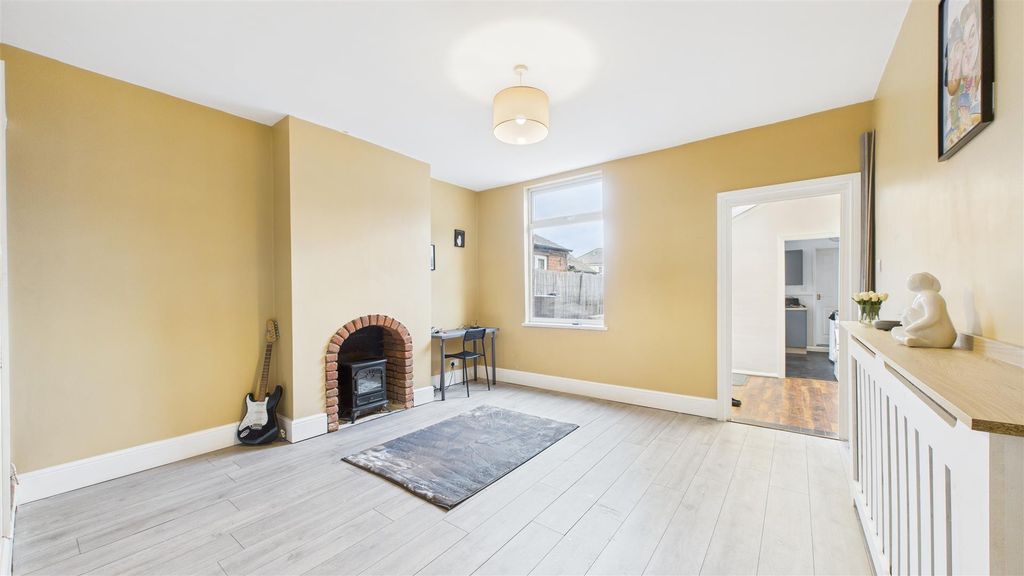 Property photo 3 of 16 Cam05101G0-Pr0094-Still015.Jpg