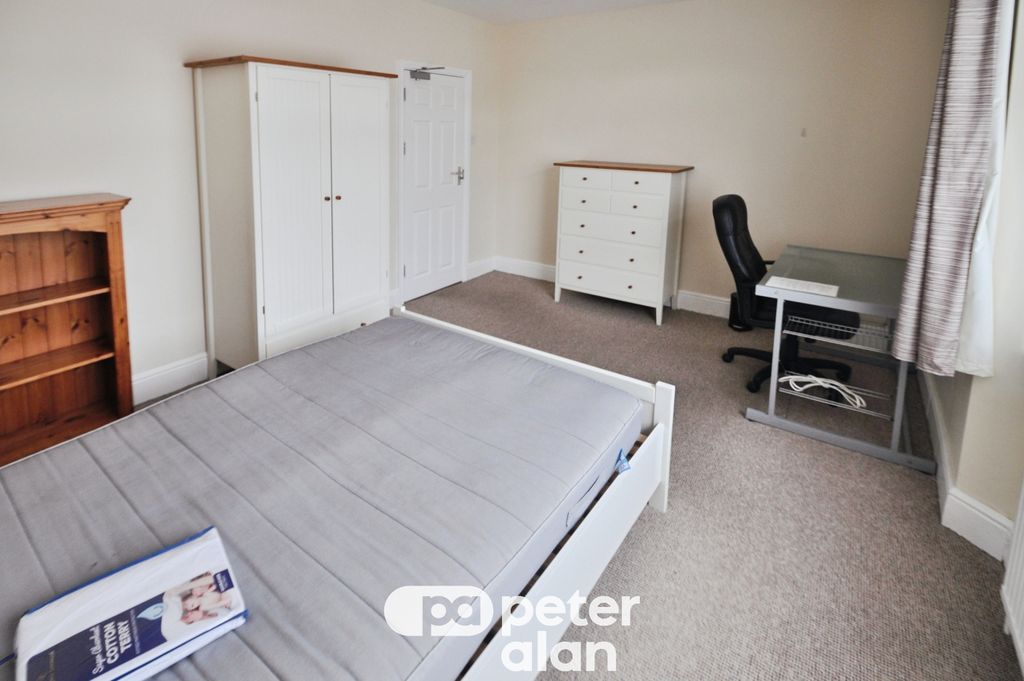 Property photo 3 of 14 Balcony