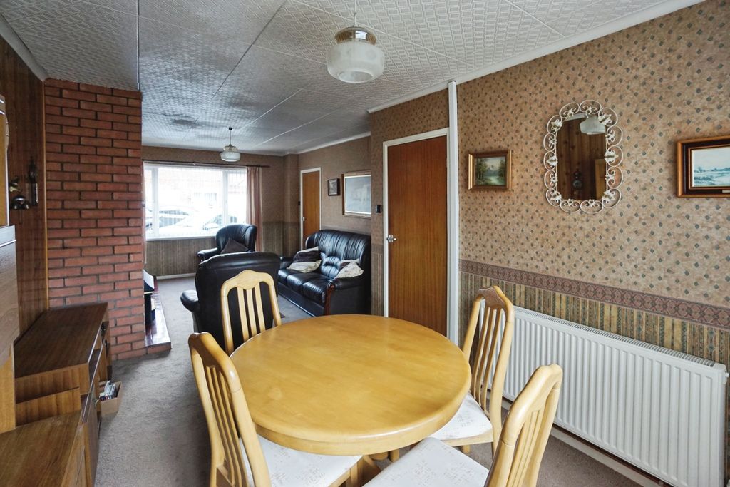 Property photo 3 of 15 Lounge Diner