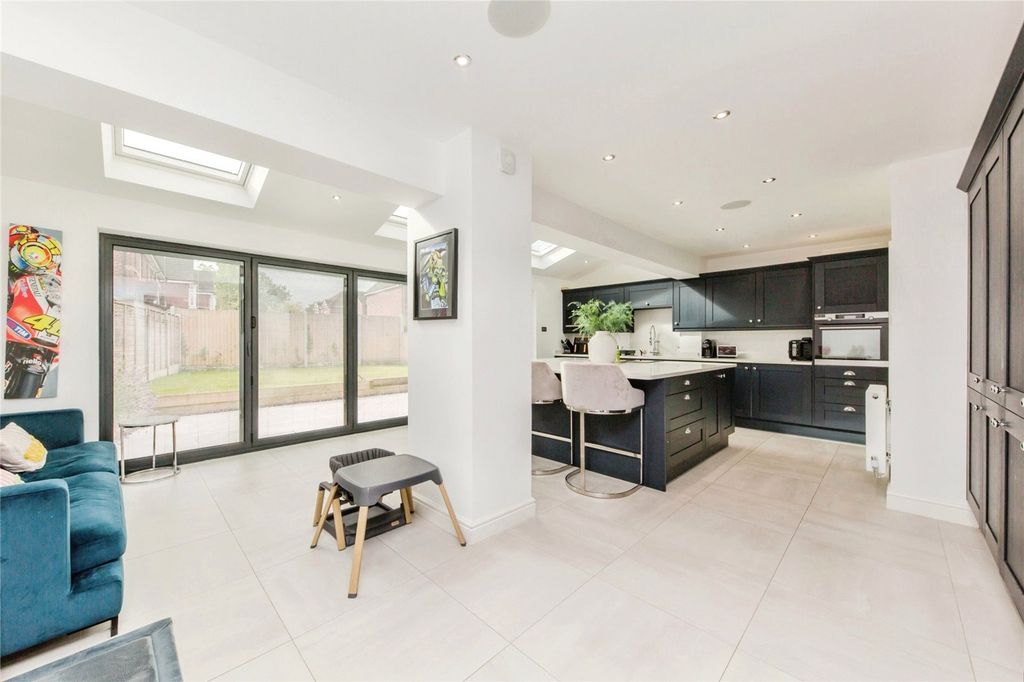 Property photo 2 of 23 Picture No. 01