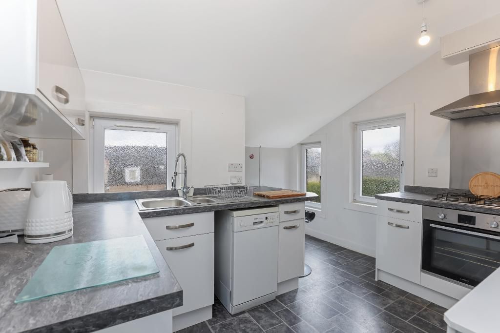 Property photo 3 of 18 Kitchen