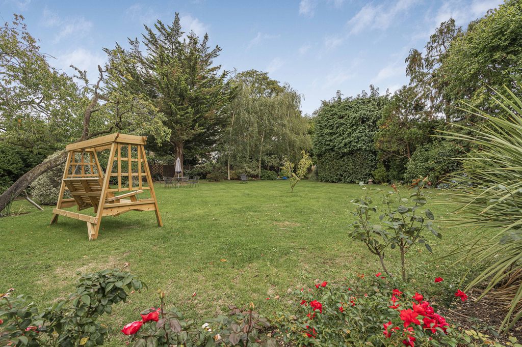 Property photo 2 of 20