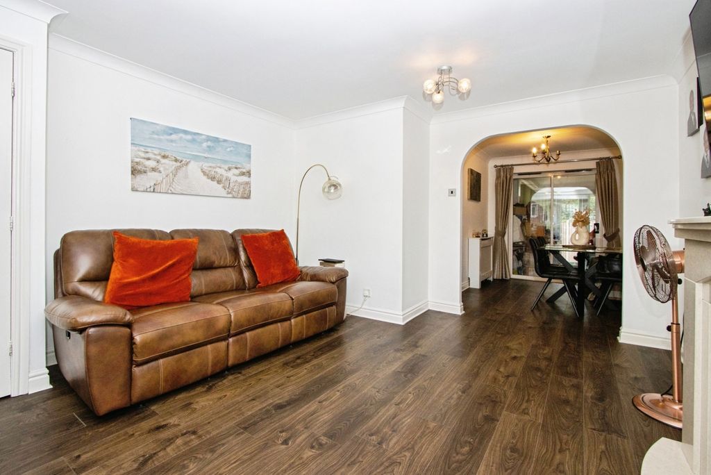 Property photo 2 of 17 Pbox-Img.Jpg