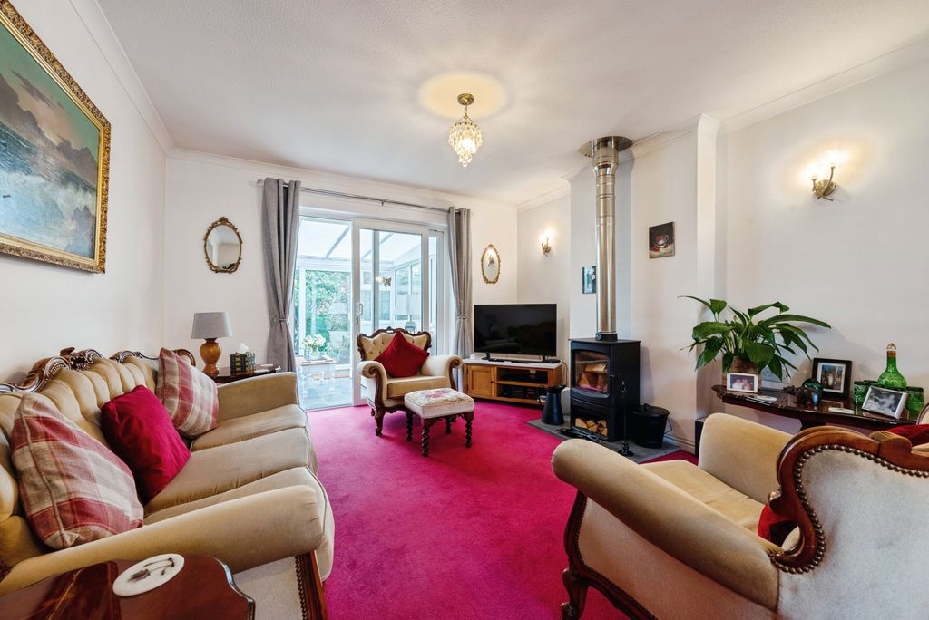 Property photo 3 of 23 Pbox-Img.Jpg