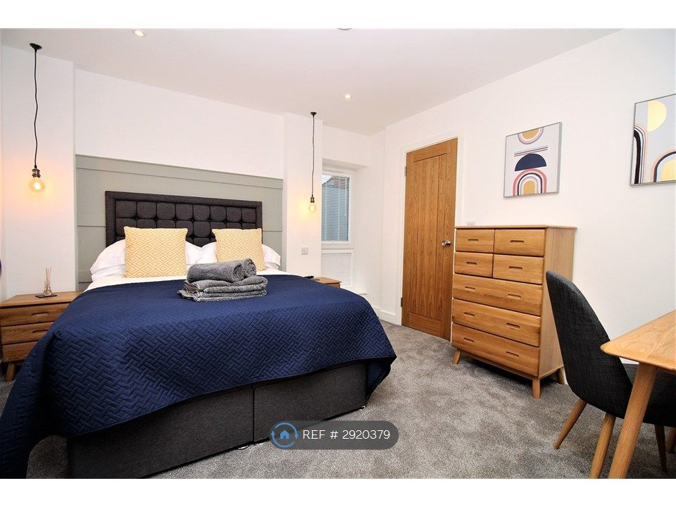Property photo 3 of 9 Room 2 Paddington Hall