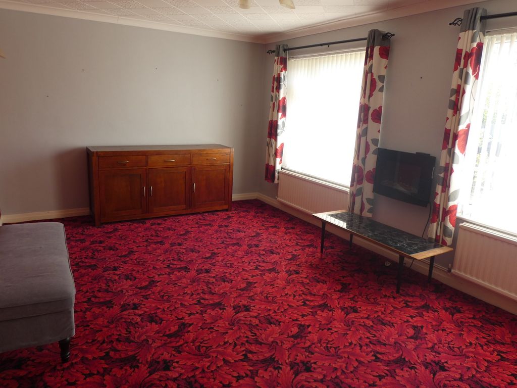 Property photo 2 of 11 Main Lounge