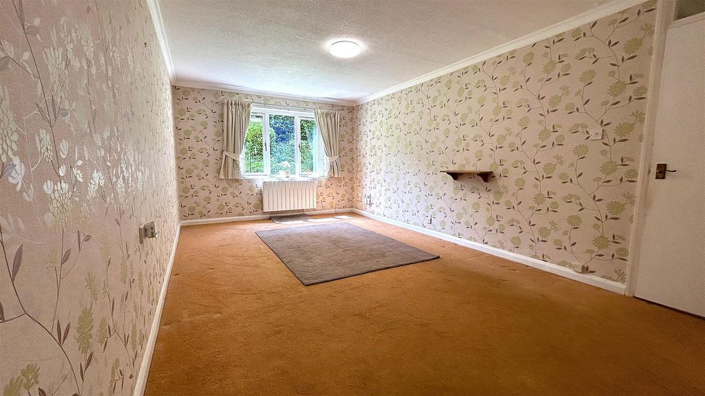 Property photo 3 of 12 8.Jpg