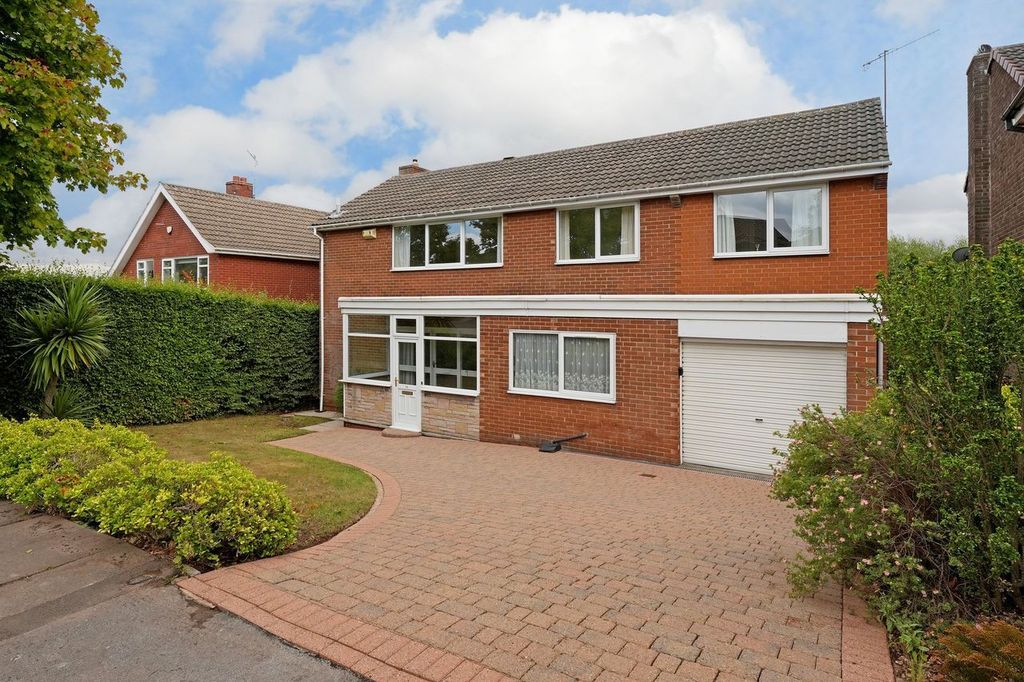 Property photo 2 of 47