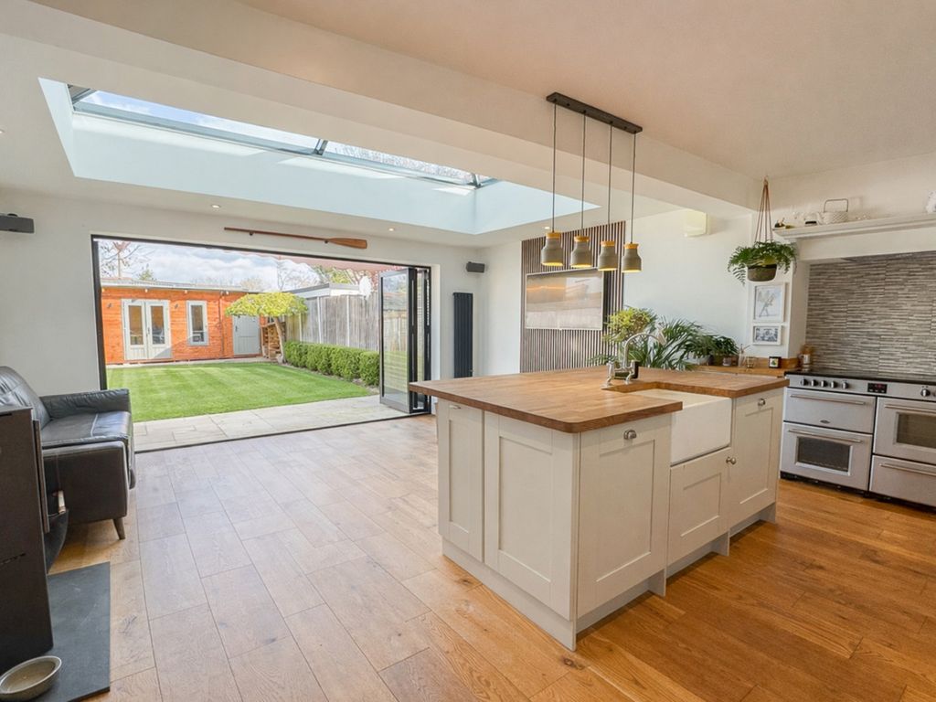 Property photo 3 of 24