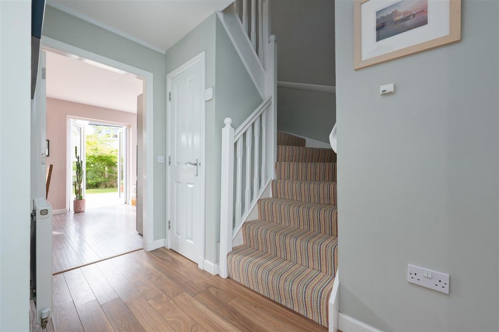 Property photo 2 of 37 11Nethertonroad005.Jpg