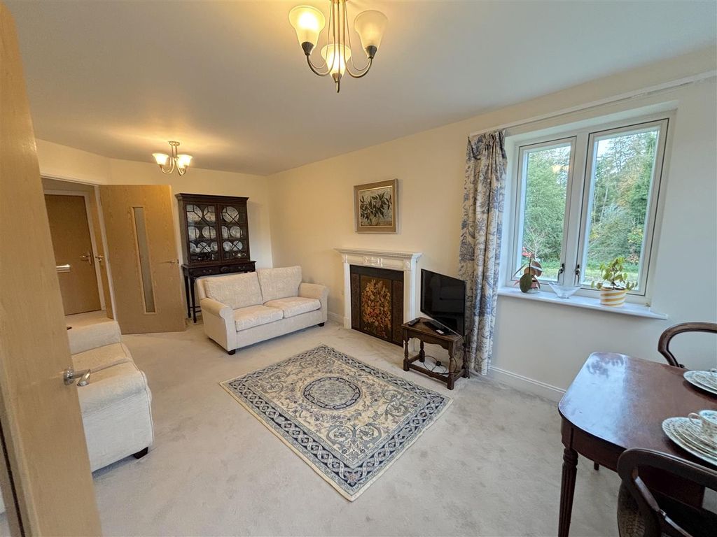 Property photo 2 of 11