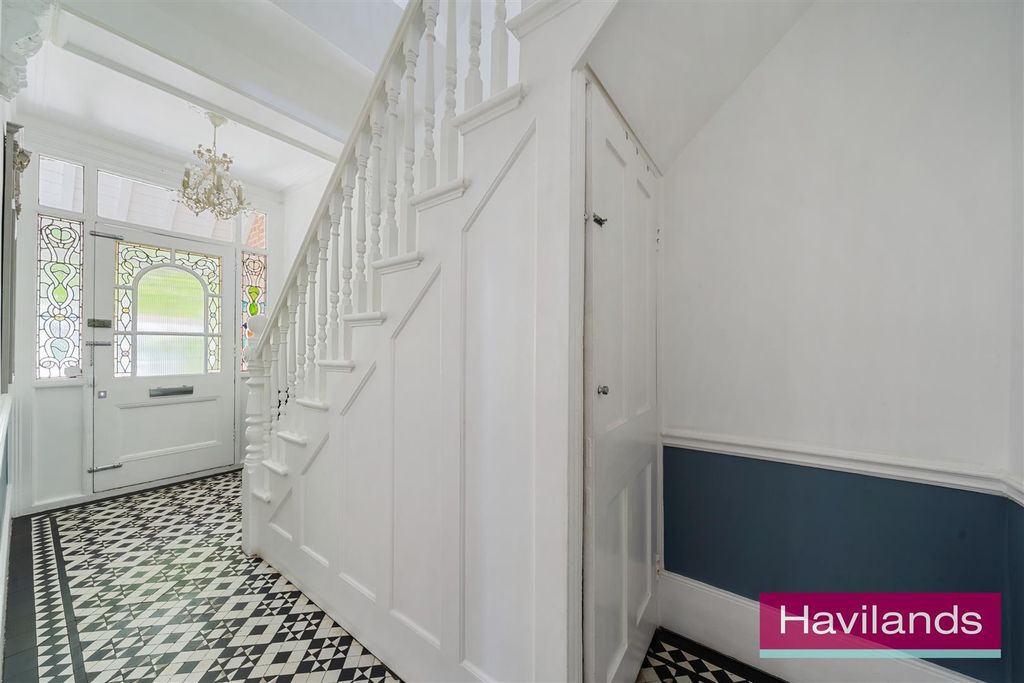 Property photo 3 of 24 Eaton Park Road-20.Jpg