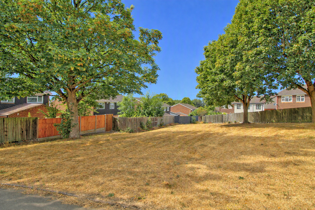 Property photo 2 of 23 Front Green