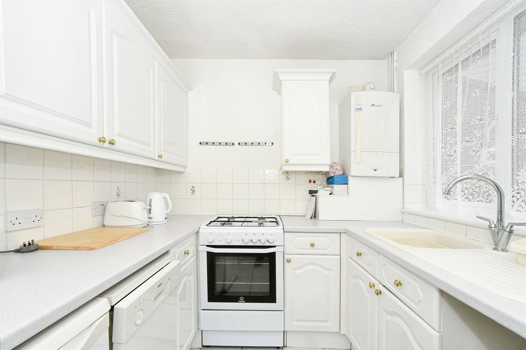 Property photo 2 of 16