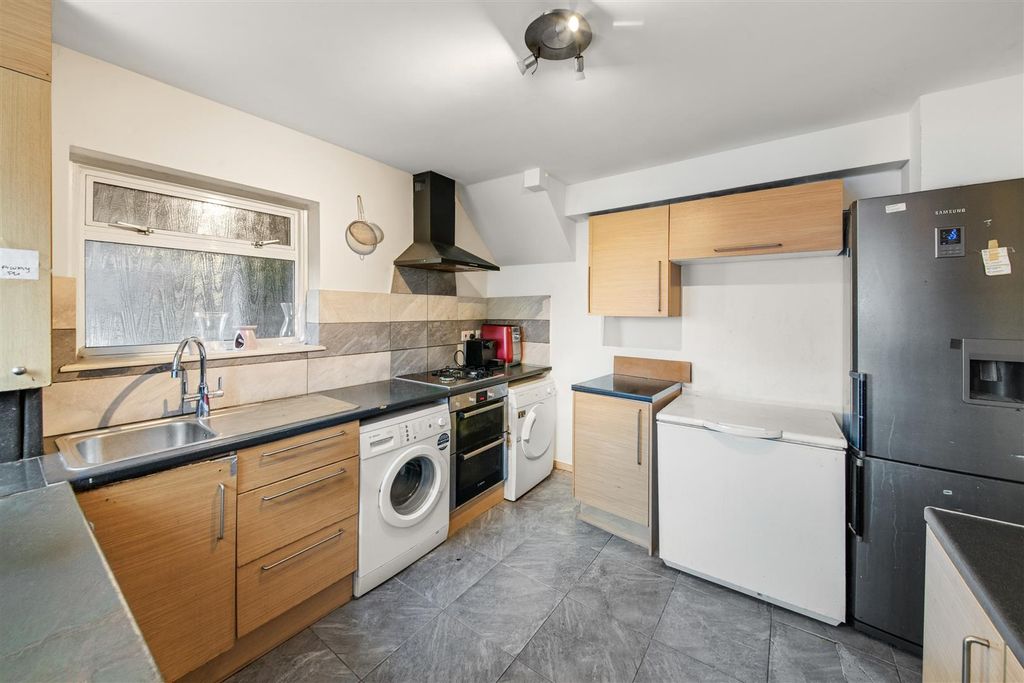 Property photo 2 of 18 2