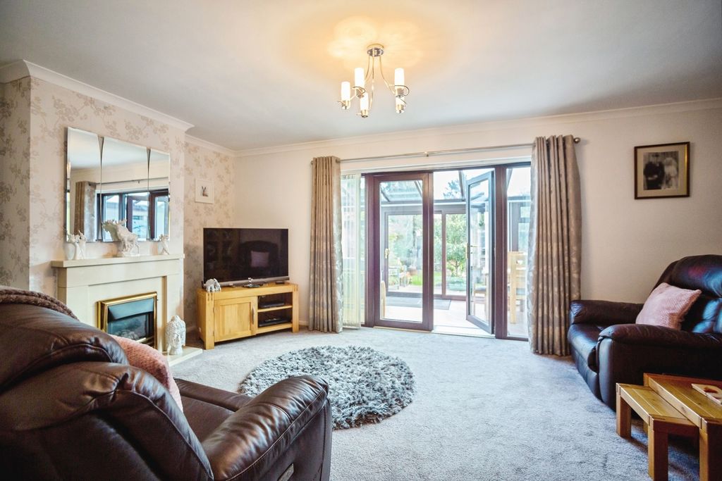 Property photo 2 of 17 Photo