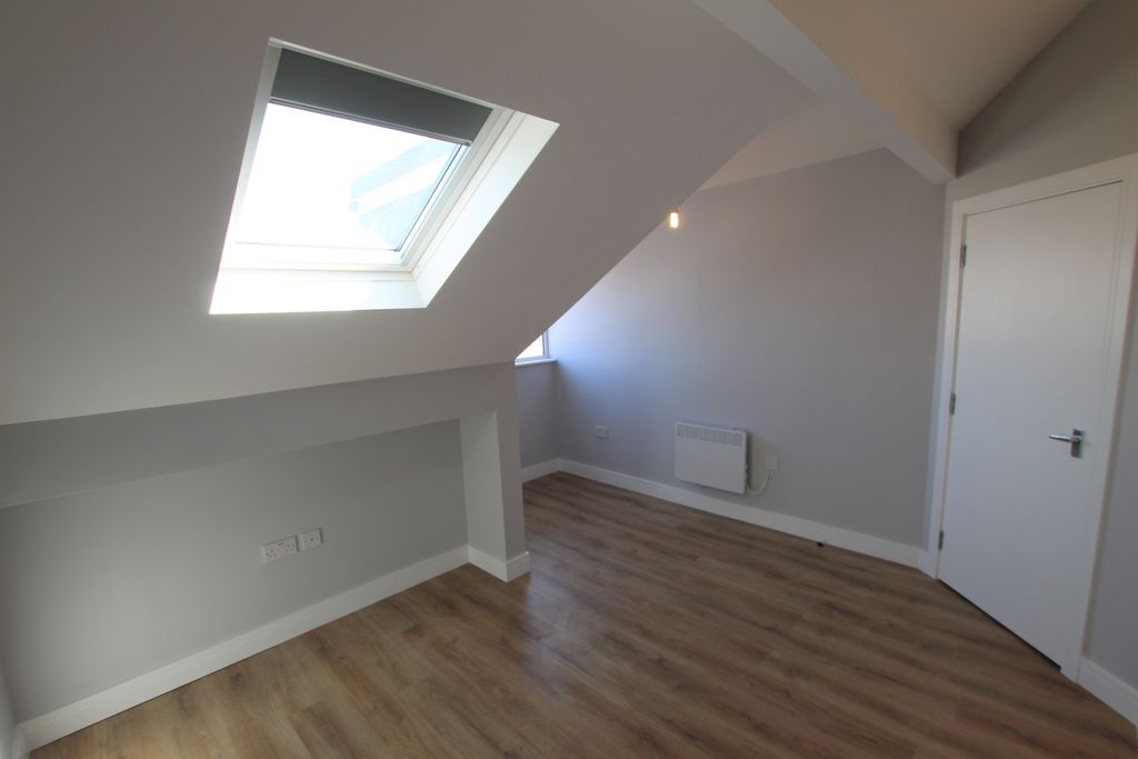 Property photo 3 of 11 Living Room