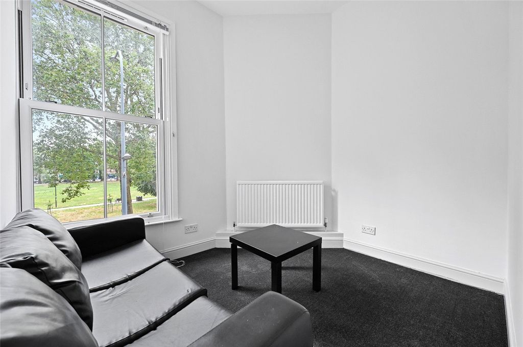 Property photo 1 of 8 Picture No. 24