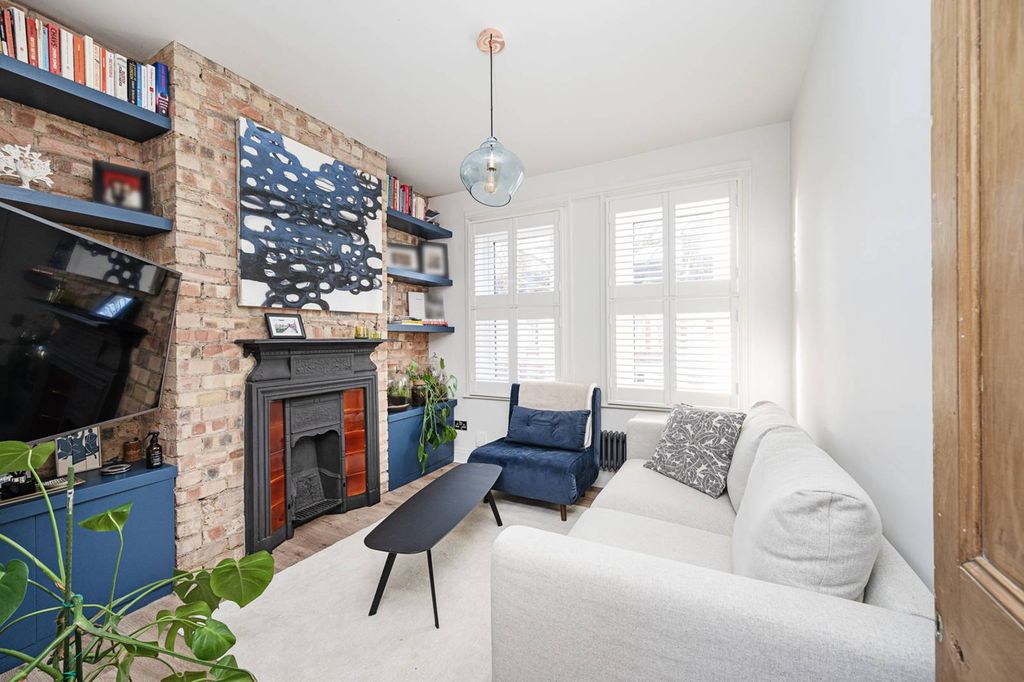 Property photo 3 of 11