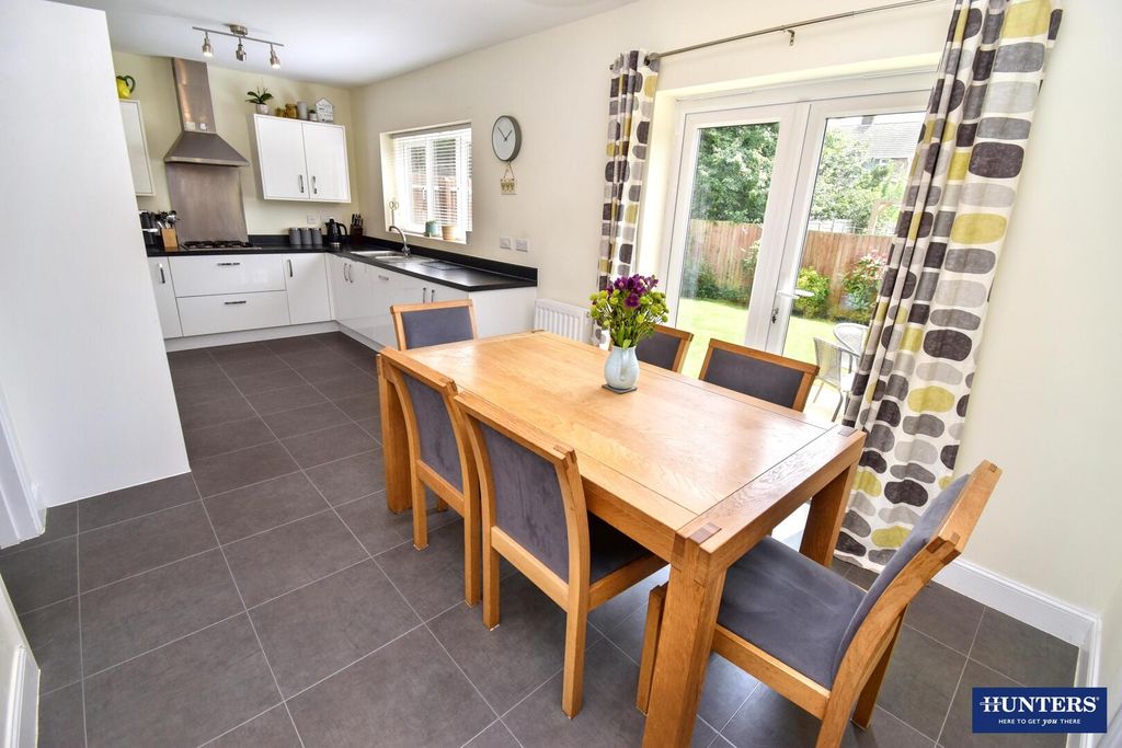 Property photo 1 of 25 Dining Room